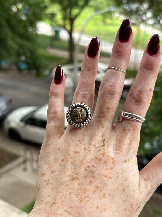 Gucci Button Ring for Lauren, size 6